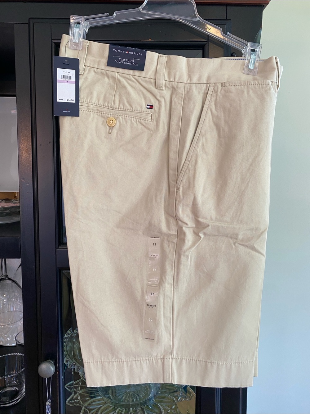 NWT Tommy Hilfiger Size 32 Beige Khaki Chino Shorts Classic Fit in 100% Cotton